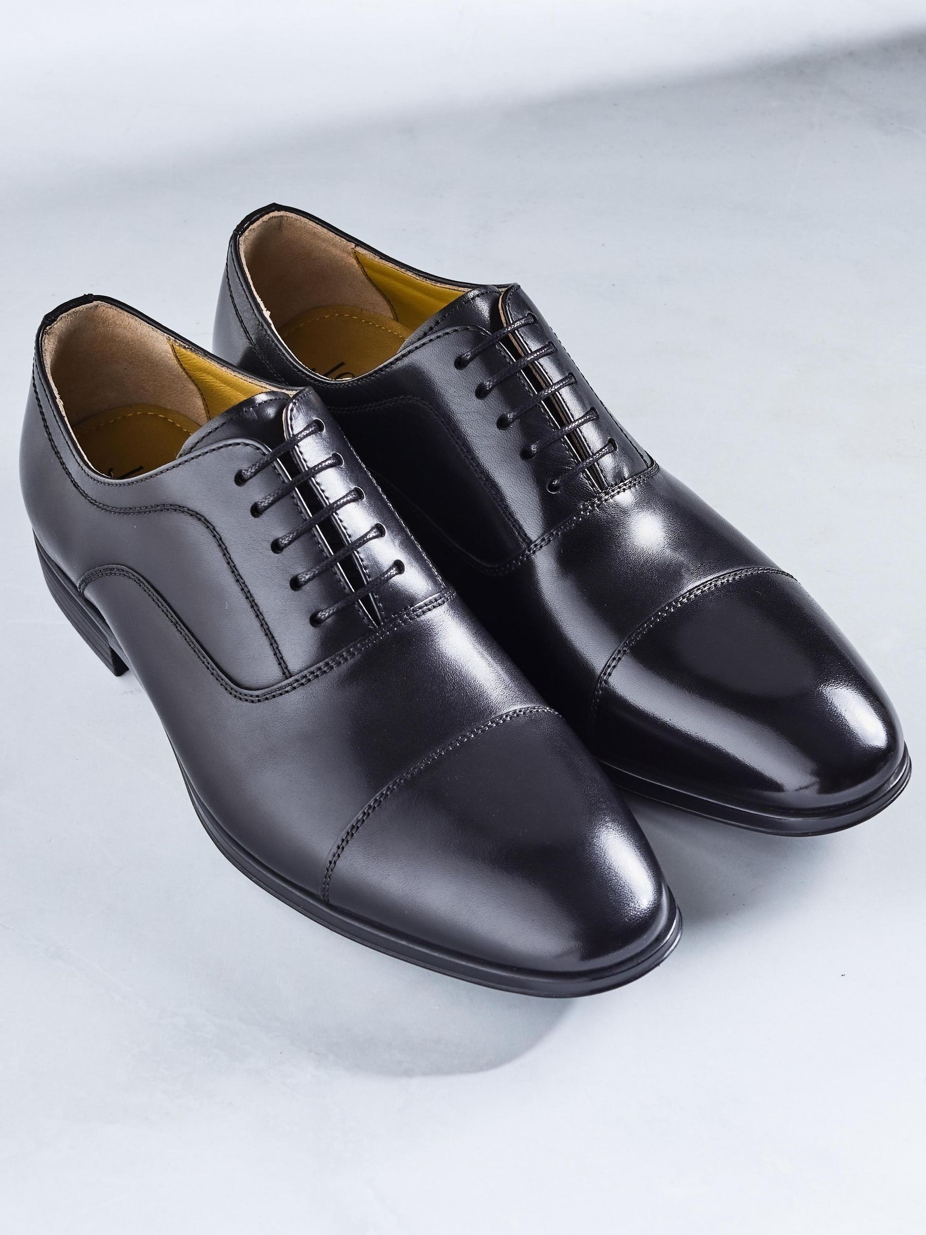ONS420 Puppies Dustin Brogue Shoes